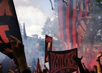 ΒΙΝΤΕΟ: Σύνθημα νίκης από τους ultras της Μίλαν στην αναχώρηση για Μπέργκαμο