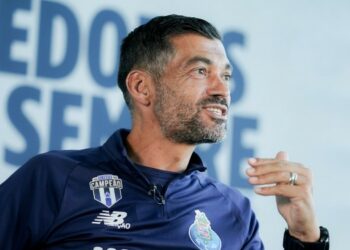 Ο Μέντες στέλνει τον Κονσεϊσάο στον πάγκο της Νάπολι