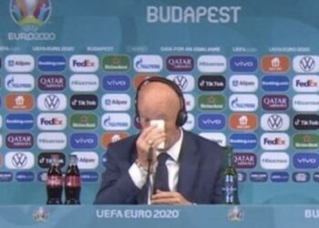 Ο προπονητής που σταμάτησε τη Γαλλία έπρεπε να πληρώσει για να δουλέψει στη Serie C