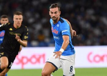 Νάπολι – Βενέτσια 2-0: Νίκησε με 10 παίκτες και με τον Μανωλά βασικό