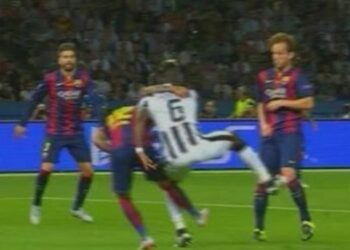 Τζουνέιτ Τσακίρ: Ο διαιτητής της UEFA που καταδικάζει τις ιταλικές ομάδες