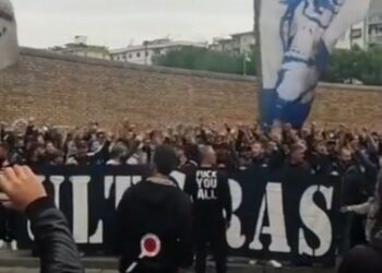 ΒΙΝΤΕΟ: Πάρτι των ultras της Νάπολι στην αναχώρηση για Ρώμη