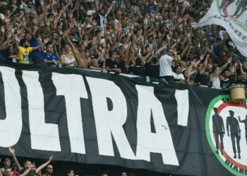 ΦΩΤΟ: Το εμετικό πανό που δίχασε τους οπαδούς της Γιουβέντους