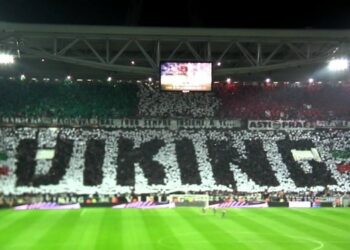 ΦΩΤΟ: Πανό των ultras της Γιουβέντους έξω απ’ το πέταλο της Φιορεντίνα