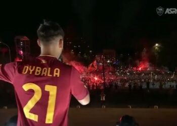 ΒΙΝΤΕΟ: Χαμός από τους οπαδούς της Ρόμα για τον Ντιμπάλα
