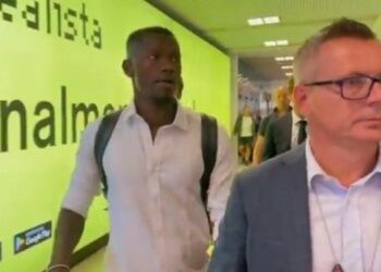Ρόμα: Στην Ιταλία ο Καμαρά για να υπογράψει (vid)