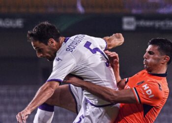 Μπασακσεχίρ – Φιορεντίνα 3-0: Αλλάζει ή αποκλείεται