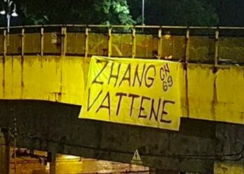 «Ζιάνγκ φύγε» – Γέμισαν πανό το Μιλάνο οι ultras της Ιντερ (pics)