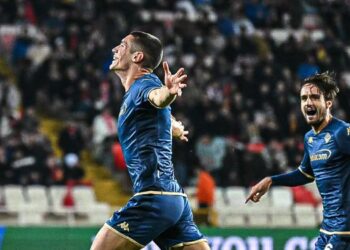 Σίβασπορ – Φιορεντίνα 1-4: Είναι στους «8» και ονειρεύεται τελικό