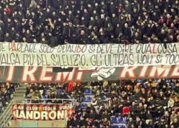 Πανό για τους ultras της Νάπολι από τους οπαδούς της Μίλαν (pic)
