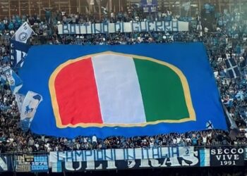 Γιατί οι ultras της Νάπολι είχαν ανάποδα το σήμα του scudetto στη φιέστα