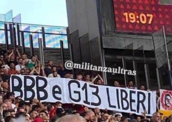 Ultras Ρόμα για δολοφονία Μιχάλη Κατσούρη: «Λευτεριά σε Θύρα 13 και BBB» (pic)