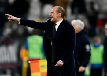 Γιουβέντους: Αποδοκιμασίες, #allegriout και κριτική από Ραβανέλι