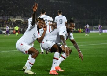 Φιορεντίνα – Μίλαν 1-2: 4×4 με Λεάο
