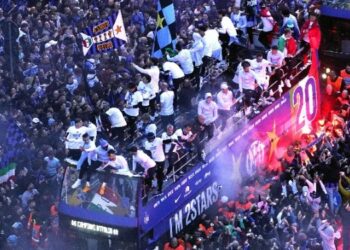 Ιντερ: Ιστορικό πάρτι στο Μιλάνο με 300.000 οπαδούς (vid)