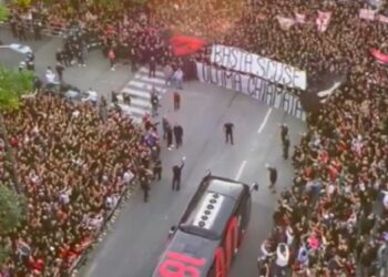 «Τελευταία προειδοποίηση» – Υποδοχή με μήνυμα από τους οπαδούς της Μίλαν (vid)