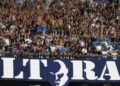 Η… μάχη των πανό: Εξαλλοι οι ultras της Νάπολι με τον Ντε Λαουρέντις